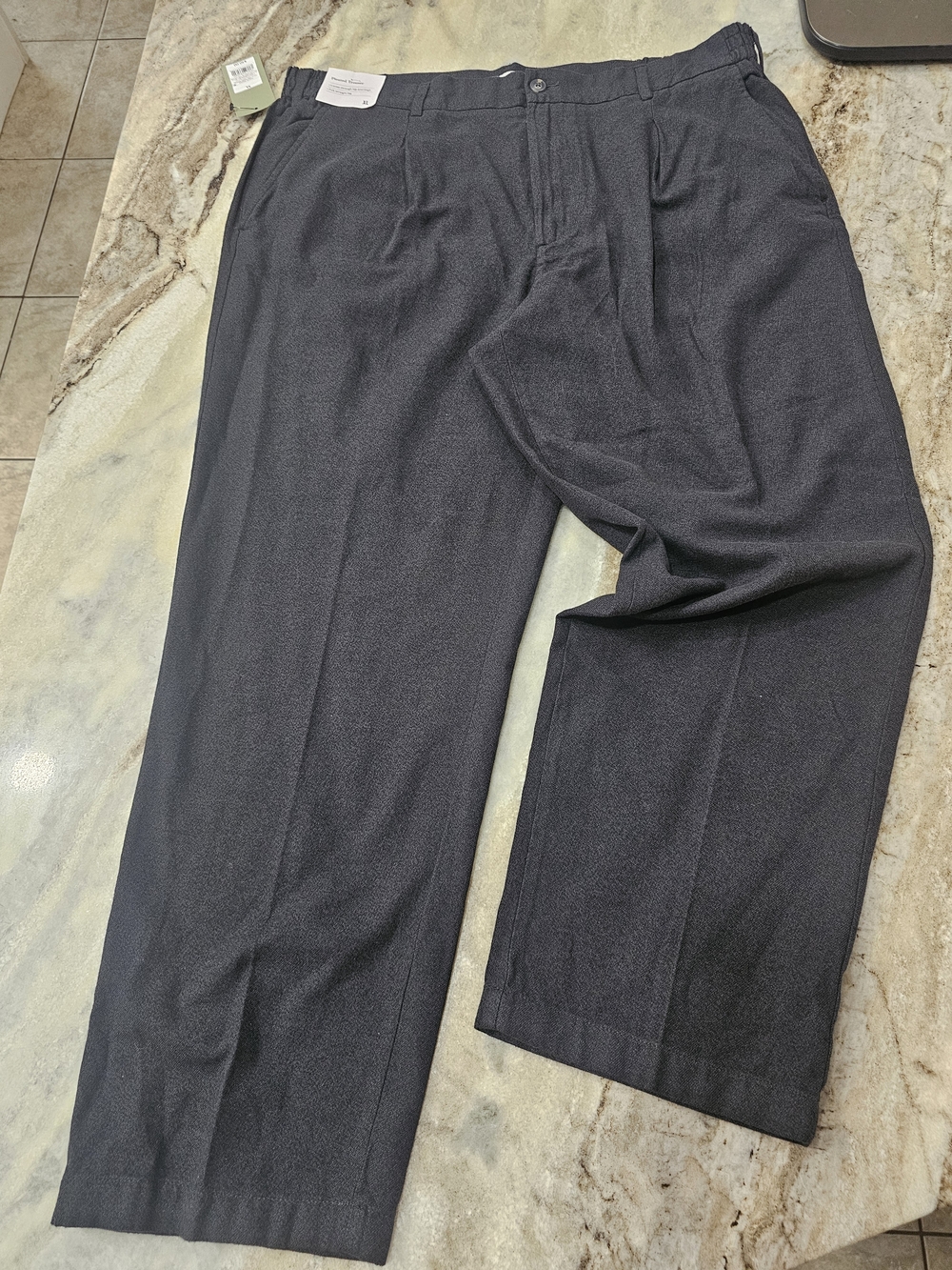 Goodfellow & Co Pleated Trousers Men’s XL NWT Charcoal Gray Elastic Waist Dress